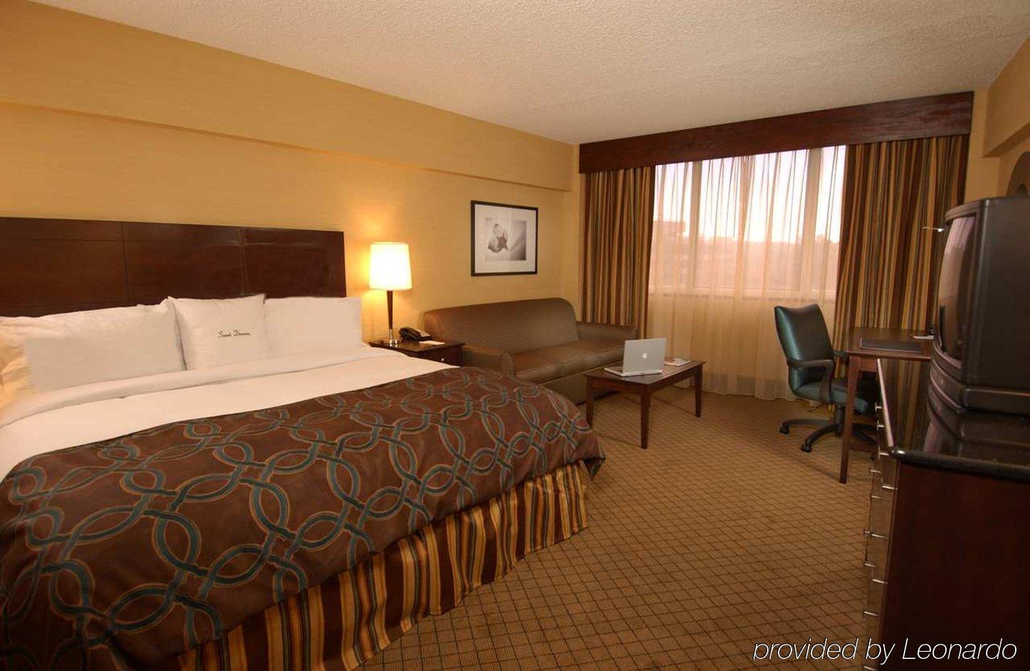 Doubletree By Hilton Atlanta North Druid Hills/Emory Area Hotel Room photo